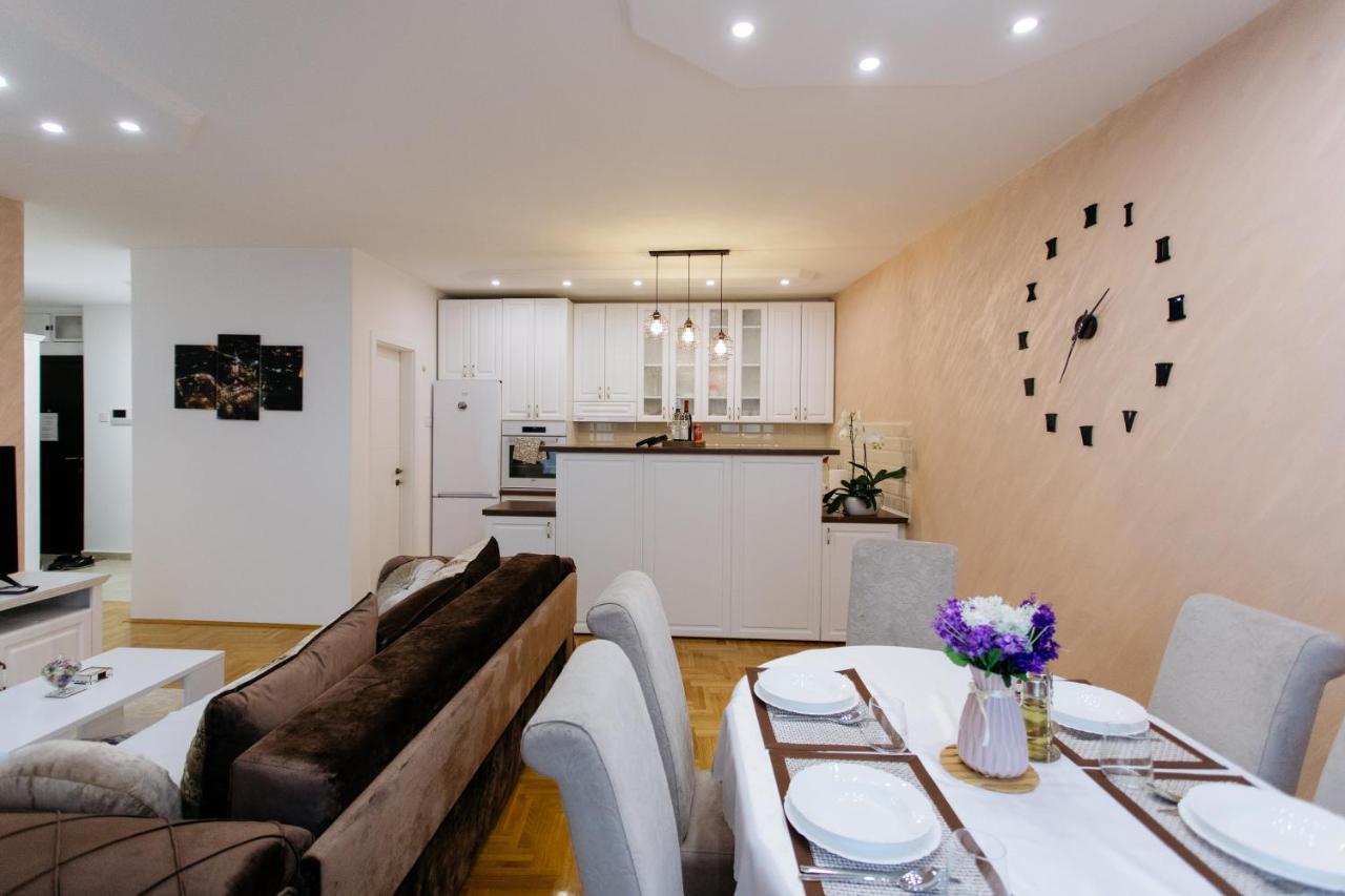 Apartman Kristina 4* ซูโบติกา ภายนอก รูปภาพ